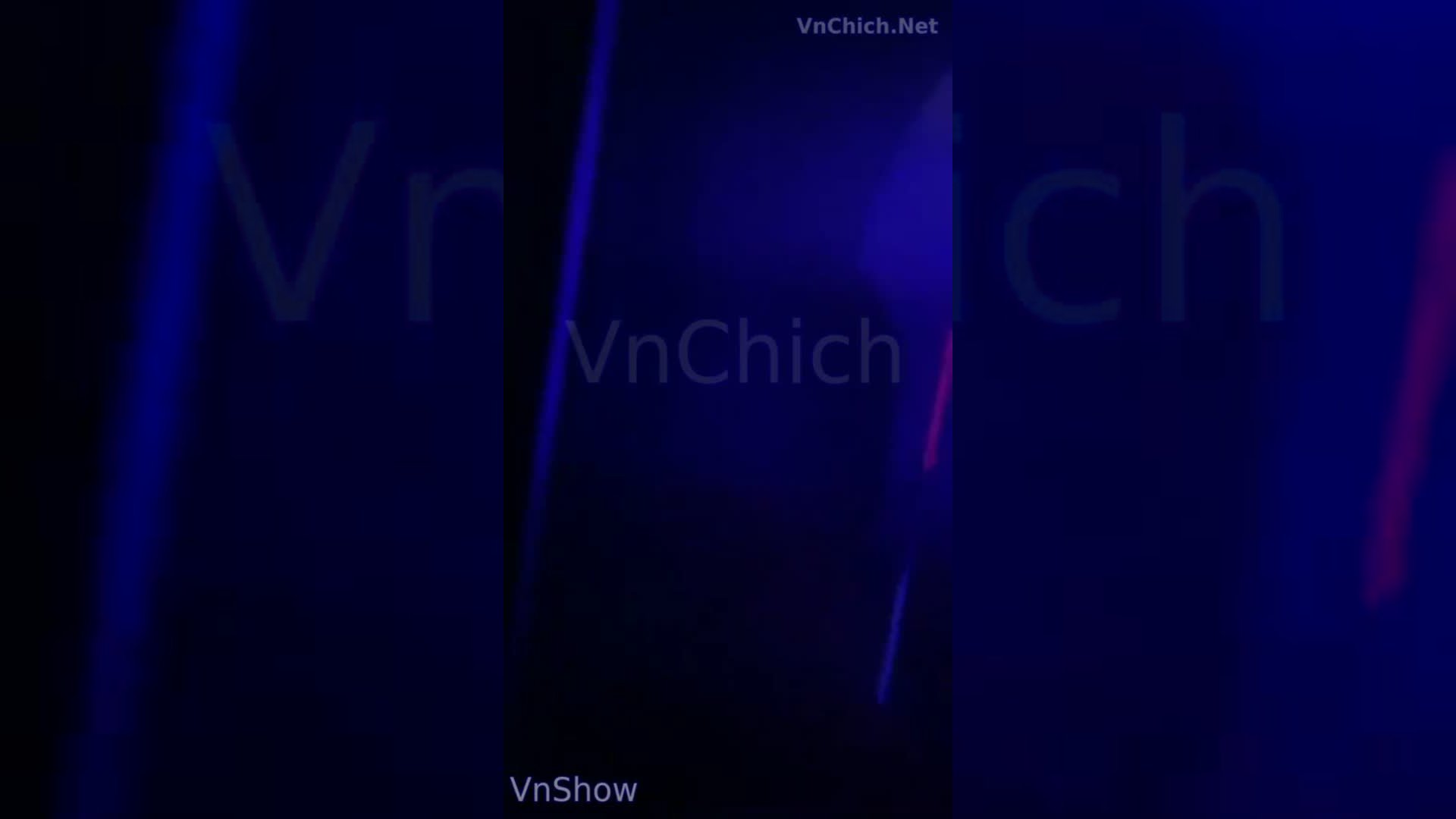 ⁣Phòng hát riêng tư nhất Việt Nam: 1 ông khách + 1 em nhân viên + bài hát sến + ánh mắt ‘em có n ... Video X từ @HSinhLc1