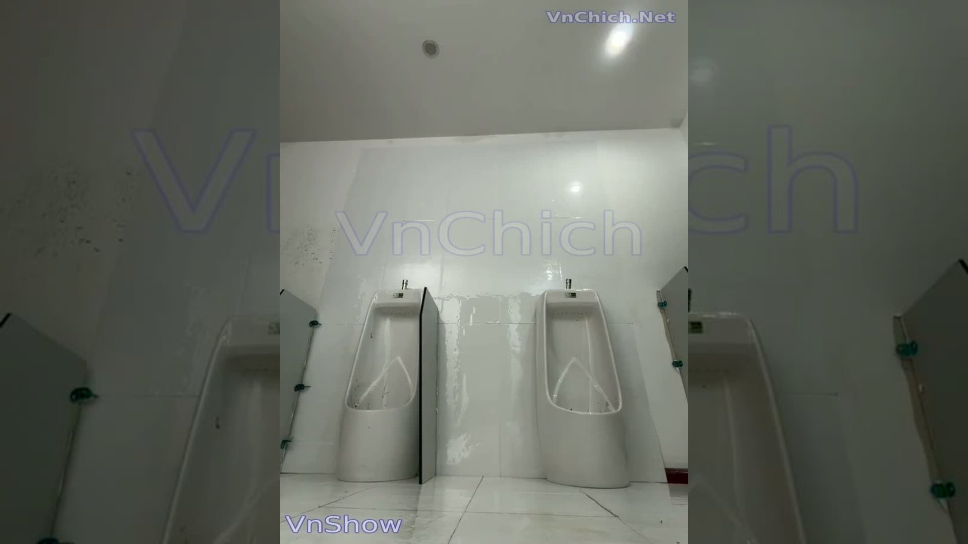 ⁣Ngoài trời công cộng nam toilet nơi để tiểu nude lộ hàng cu giả thủ dâm squirting nước, siê ... Video X từ @Analbackdoor